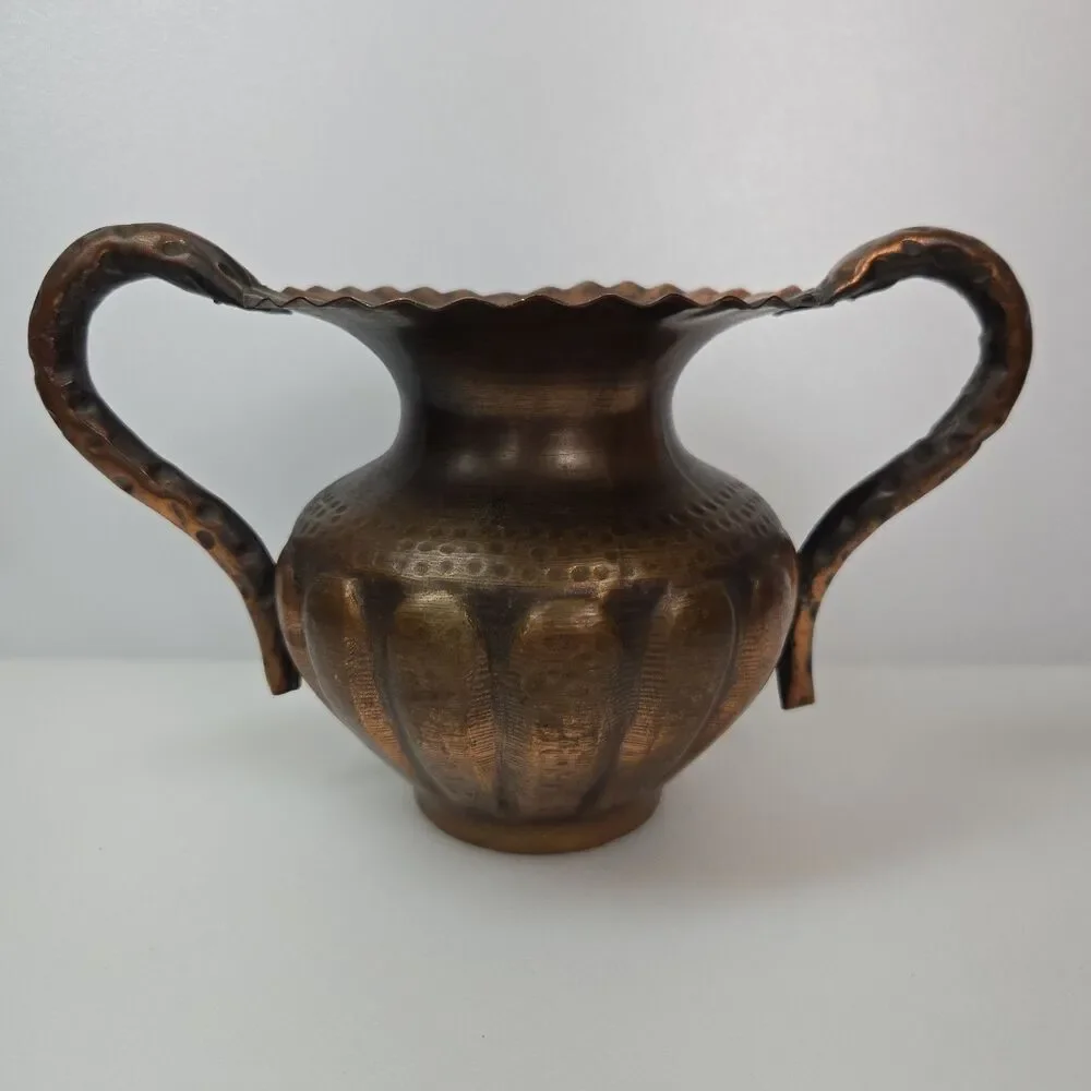 VTG Hammered Copper Vase Urn Double Handle Scalloped Rim Handmade 99.5% Boho MCM